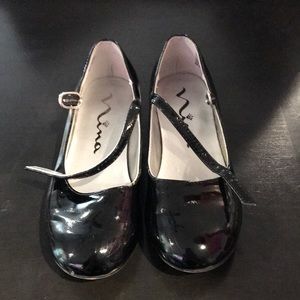Nina black patent girls dress shoes